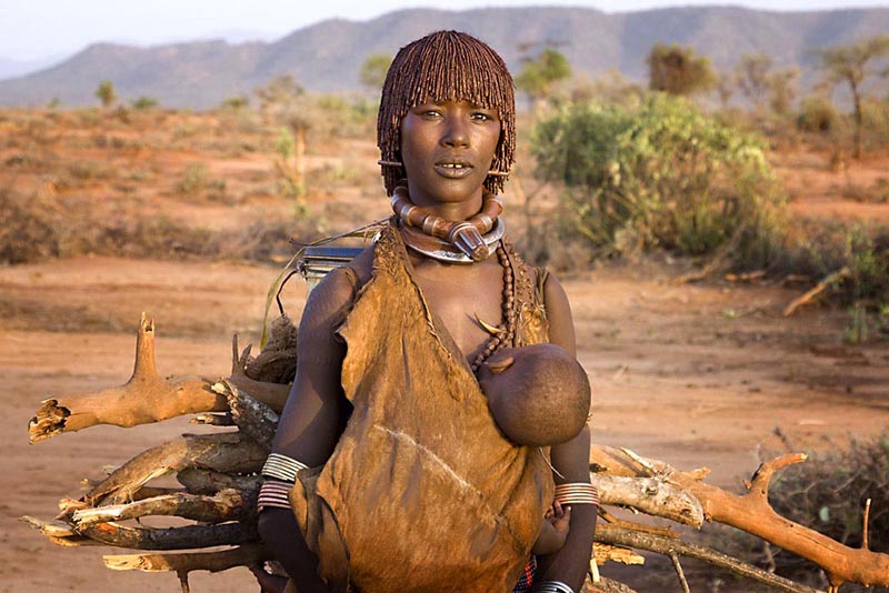 Etiopia sorprende en cada rincón que se visite, desde sus tribus del valle Omo hasta las iglesias excavadas en la piedra del norte de Etiopia.